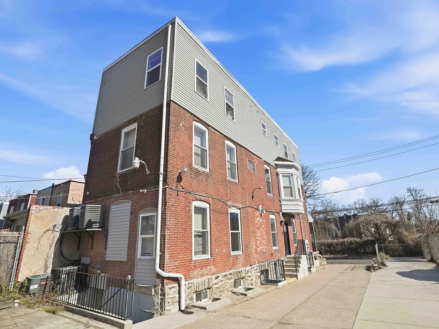 2 bed, $1,300 — Photo 3