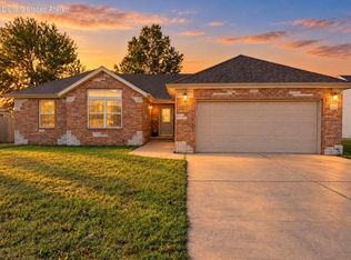 4590 W University St, Springfield, MO 65802