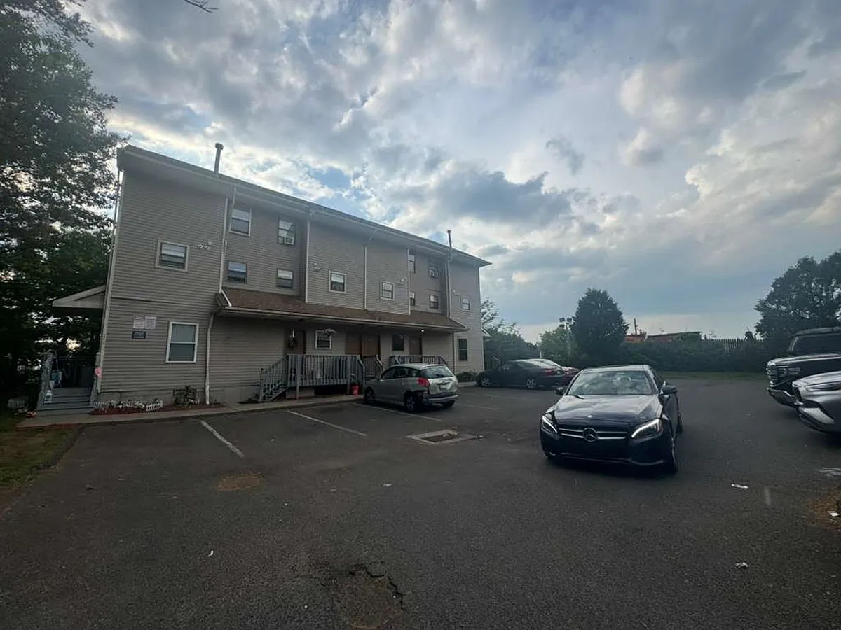 Building Photo - 258 Fairmont Ave