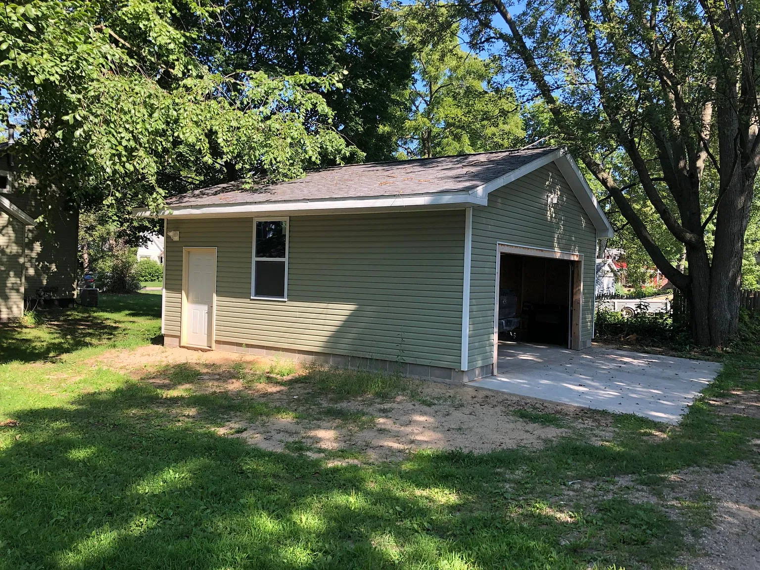 3 bed, 1380 sqft, $1,235 — Photo 2