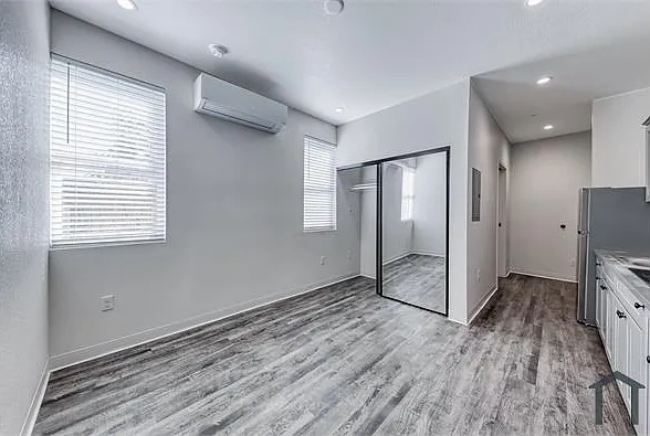 304 S Maryland Pkwy #4 — Photo 4