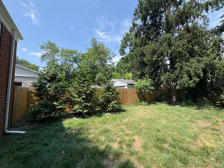 118 W Lawrence Ave — Photo 37