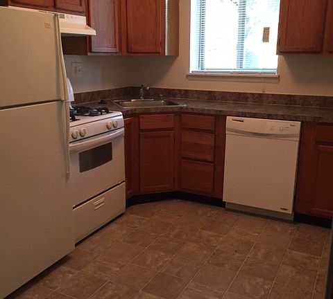 2nd image of 23 Montrose Manor Ct APT I