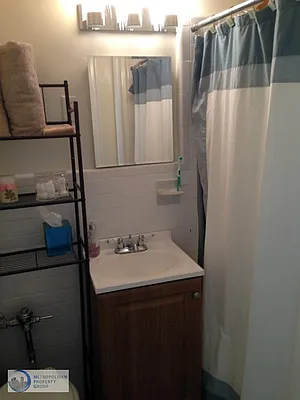 Rented by Metropolitan Property Group | media 30