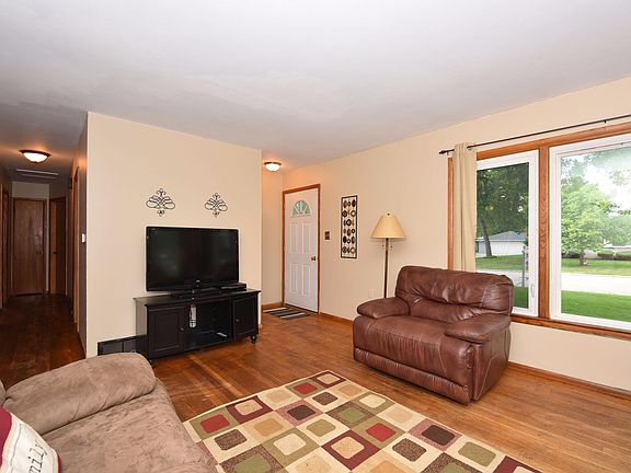 4th image of N64W24191 Ivy Ave