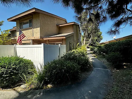 2447 Huntington Dr #11 Photo 1 2447 Huntington Dr #11 Photo 1