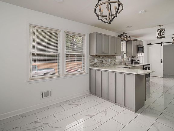 5th image of 100 Waterford Dr