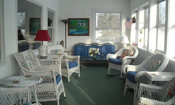 3rd image of 3350 Highland Ave