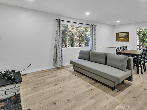 5th image of 377 Hillside Rd