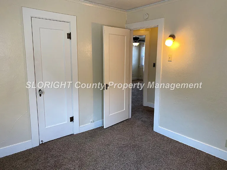 726 Johnson Ave — Photo 10