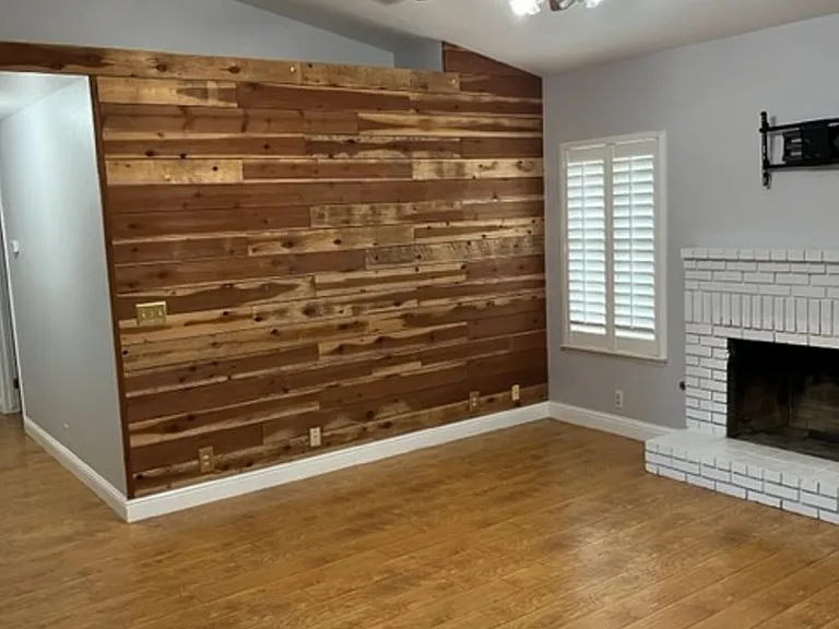 2289 Fernwood Dr — Photo 3
