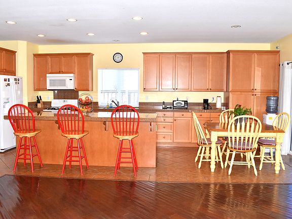 3rd image of 2131 Larkspur Ct