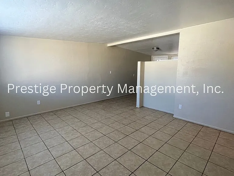 2302-2312 N Ralph Ave — Photo 25