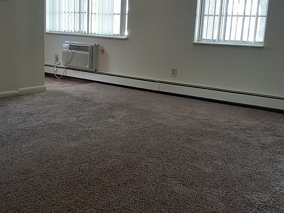 4th image of 467 S Summit St #51