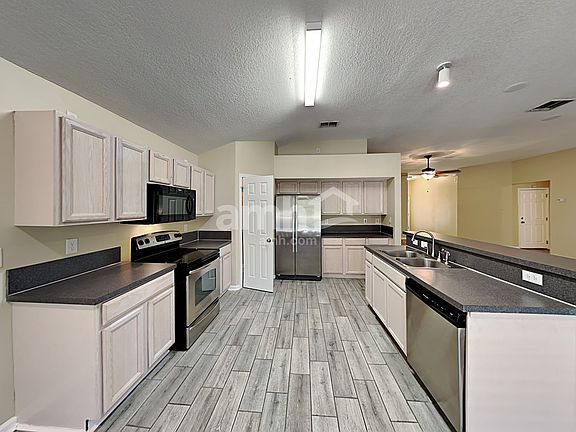 4th image of 749 New Wales Ln