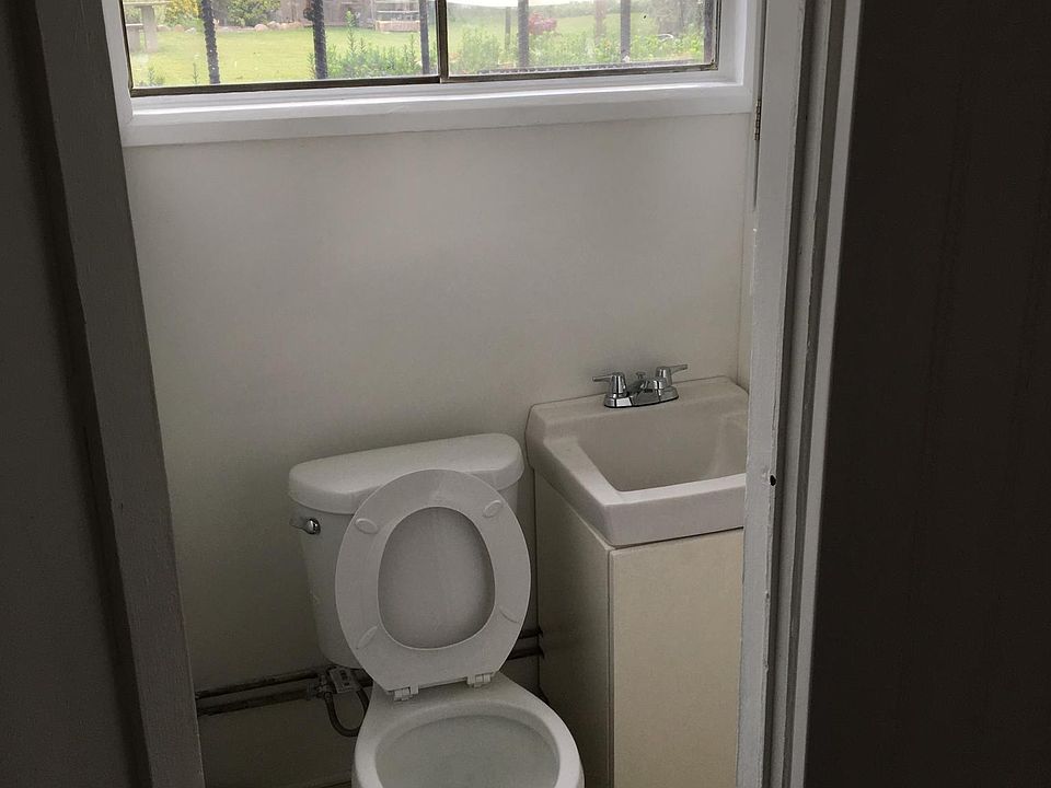 2nd image of 133 Centre St APT C1