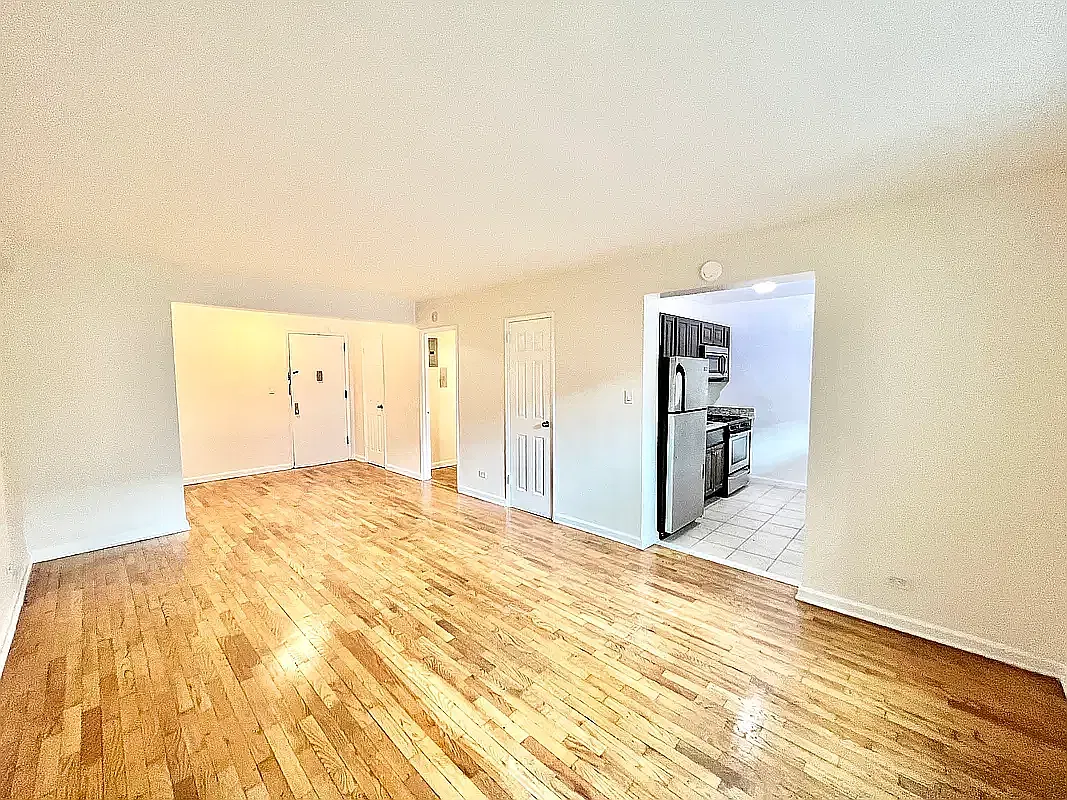 41-25 Case Street — Photo 3