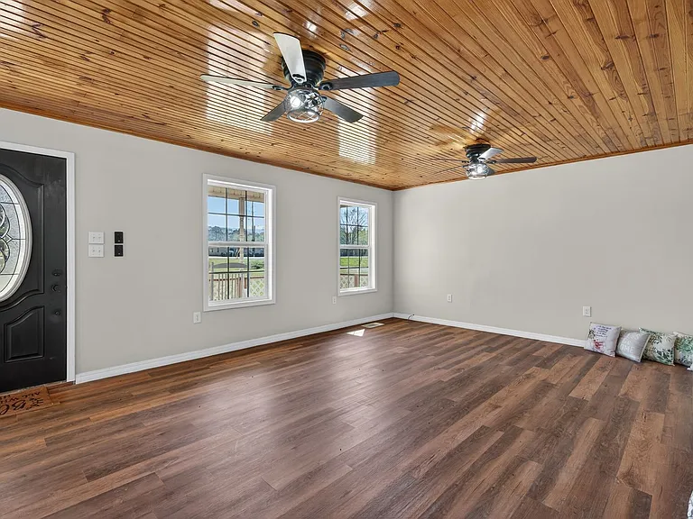 13081 E State Highway 22 — Photo 16