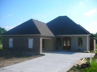 23945 Sherwood Dr, Plaquemine, LA 70764