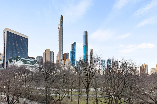 Sold by Compass | media 33