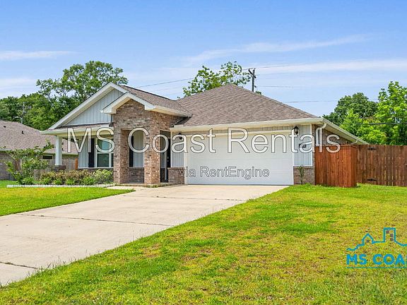 3rd image of 15236 Cypress Way