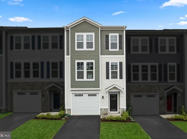 118 Leather Flower Dr, Lake Frederick, VA 22630