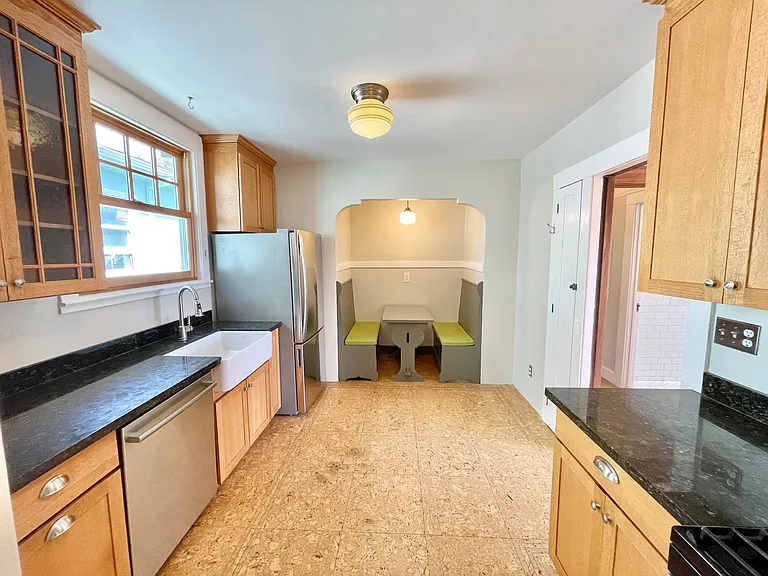518 Staples Ave — Photo 10
