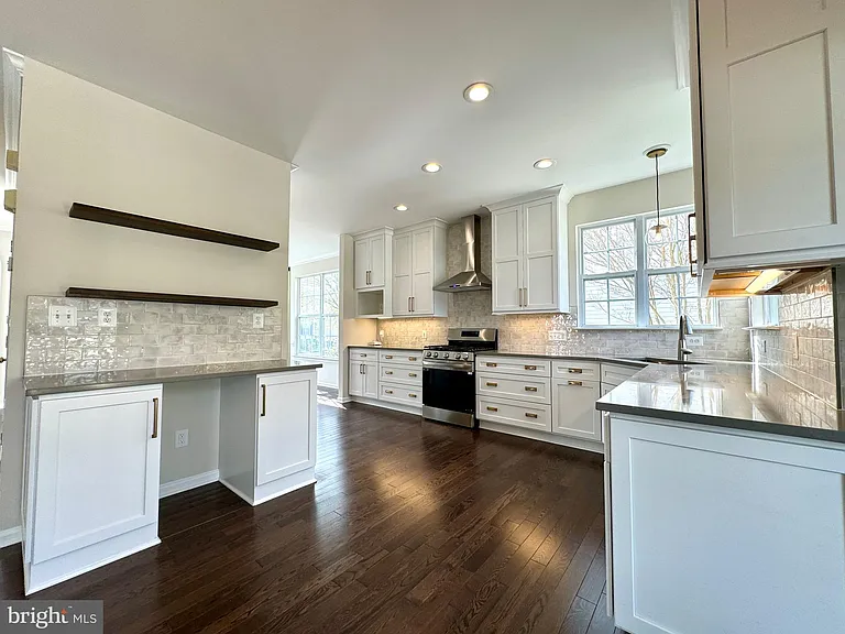 12434 Iona Sound Dr — Photo 6