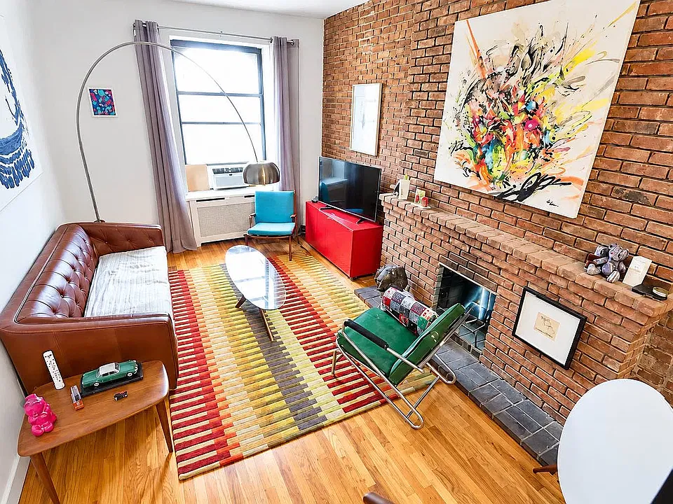 42 W 75th St #3A