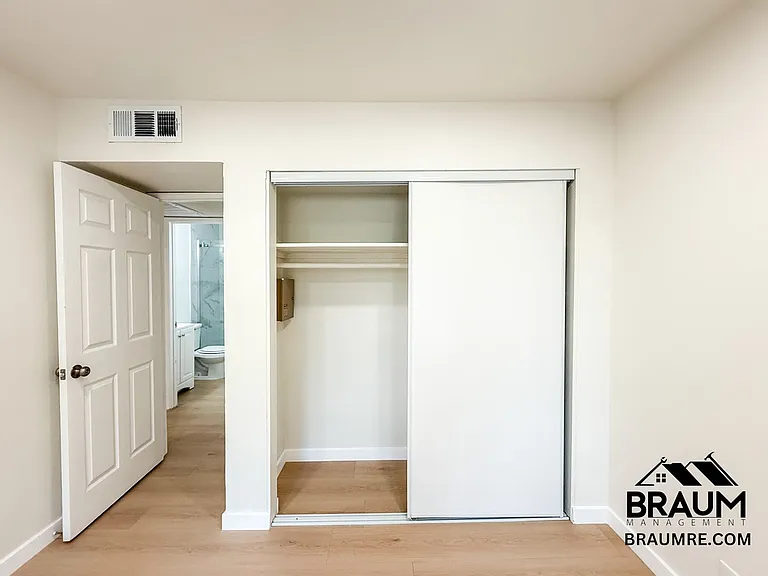 4404 Stern Ave — Photo 22