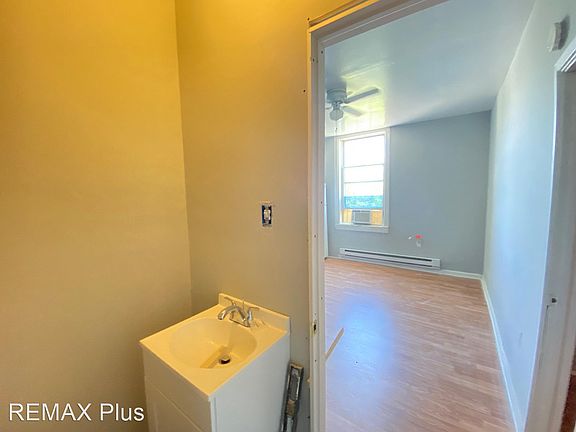 4th image of 120 E Cumberland St Floor 2