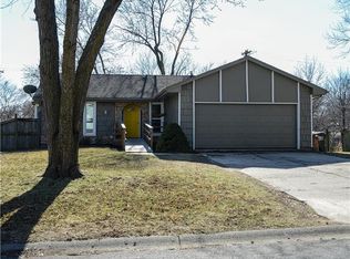 9101 W 82nd St, Overland Park, KS 66204
