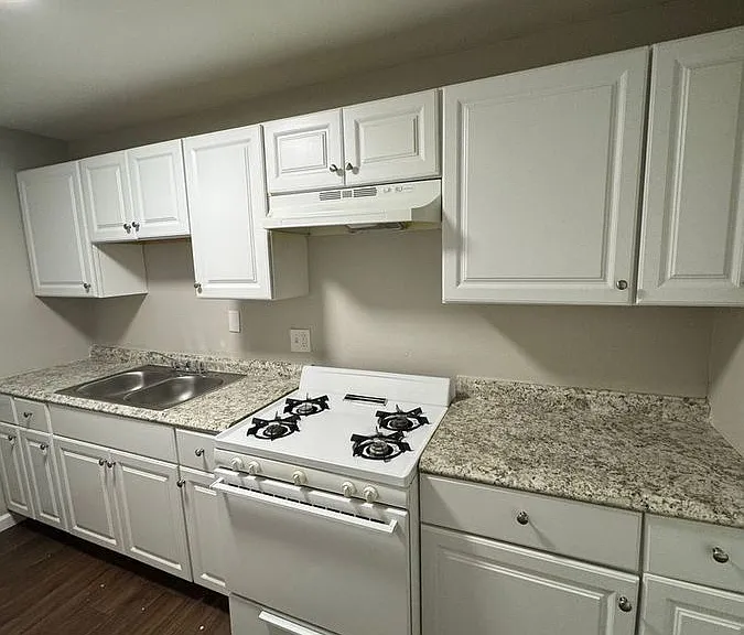 126 S Franklin St #21 — Photo 3