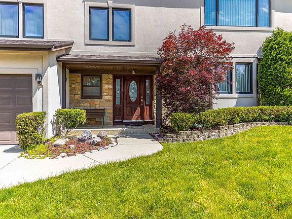 2nd image of 409 Chicory Ln