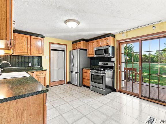 4th image of 109 Westwood Rd