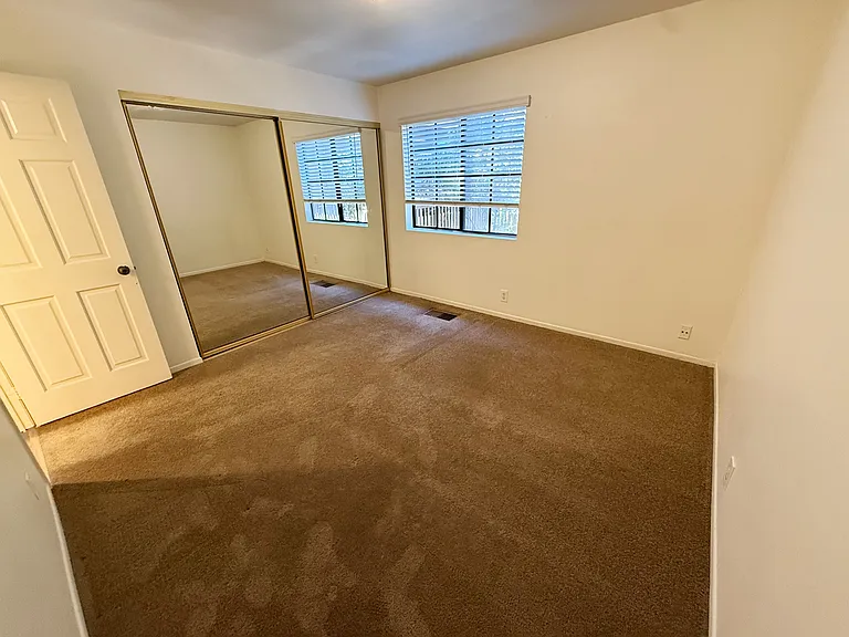 8880 Villa La Jolla Dr #214 — Photo 19