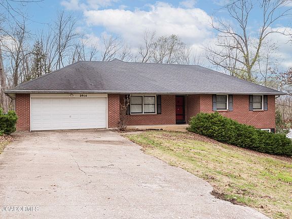 2nd image of 3914 Greenbrier Dr