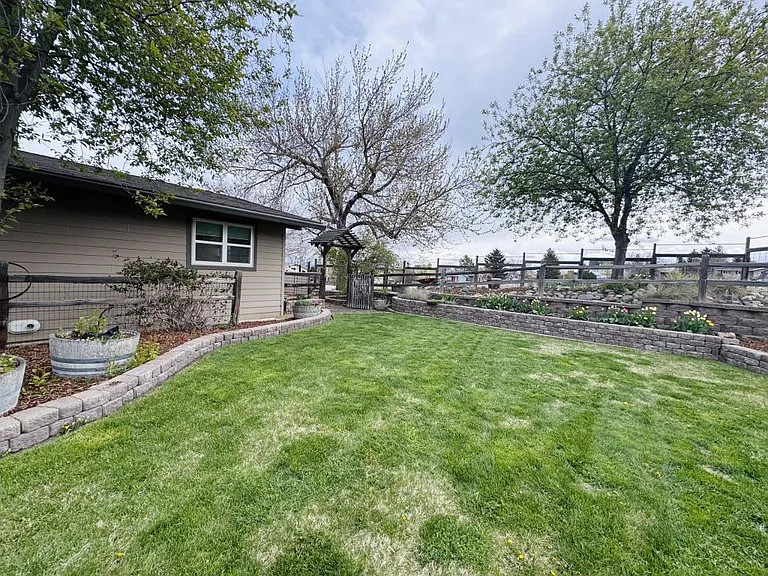 1617 Winne Ave — Photo 33