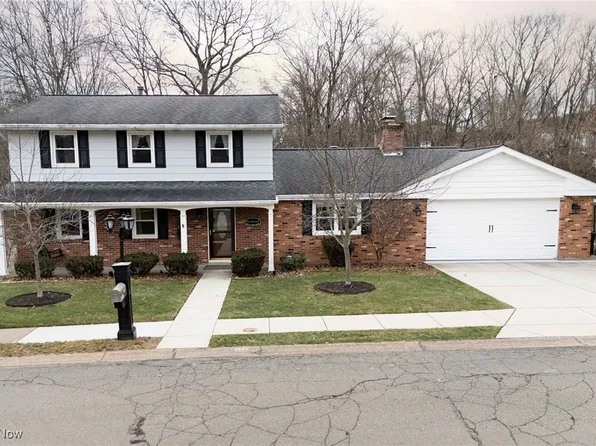 256 S Circle Dr, Weirton, WV 26062