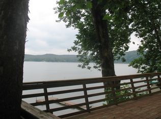 7700 Lakewood Dr, Unionville, IN 47468