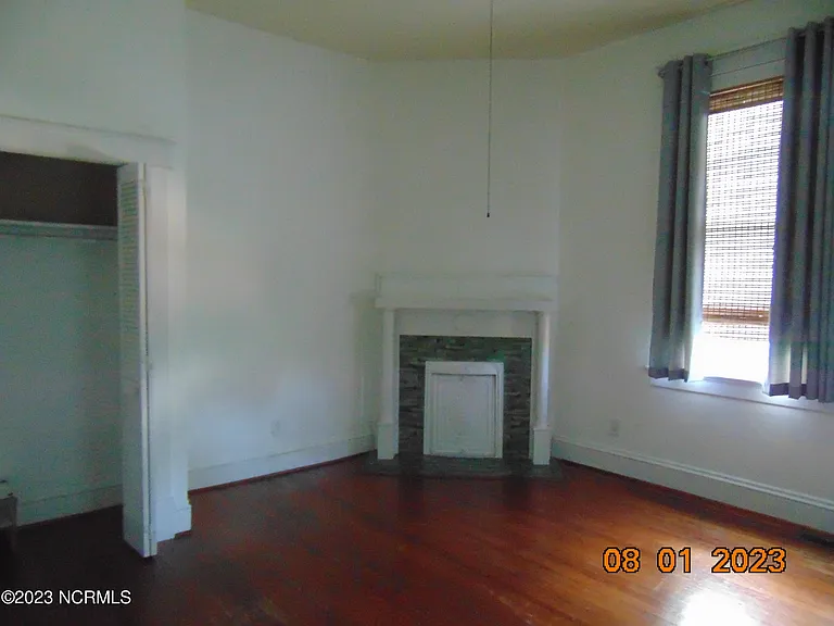 215 Dock St #215 — Photo 6