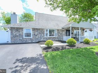 56 Canoebirch Rd, Levittown, PA 19057