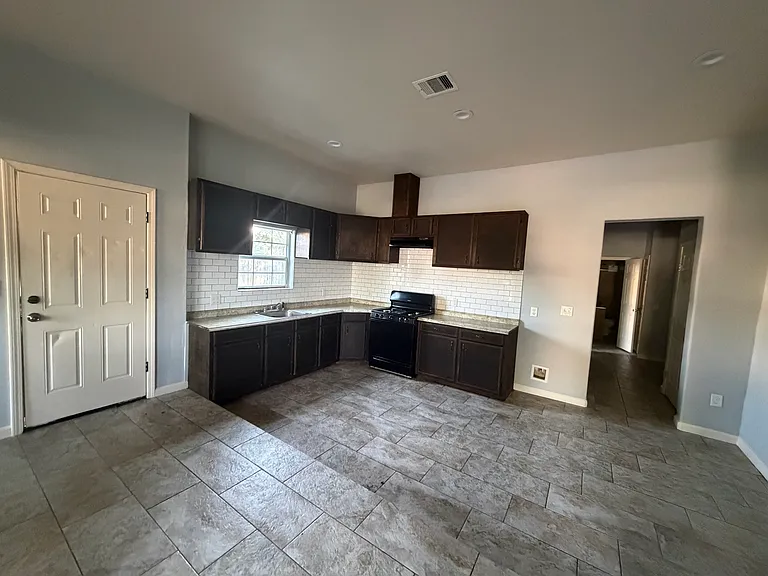 3412 Lausanne Ave #A — Photo 3