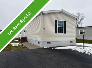 825 Willowbrook Dr #825, Lockport, NY 14094