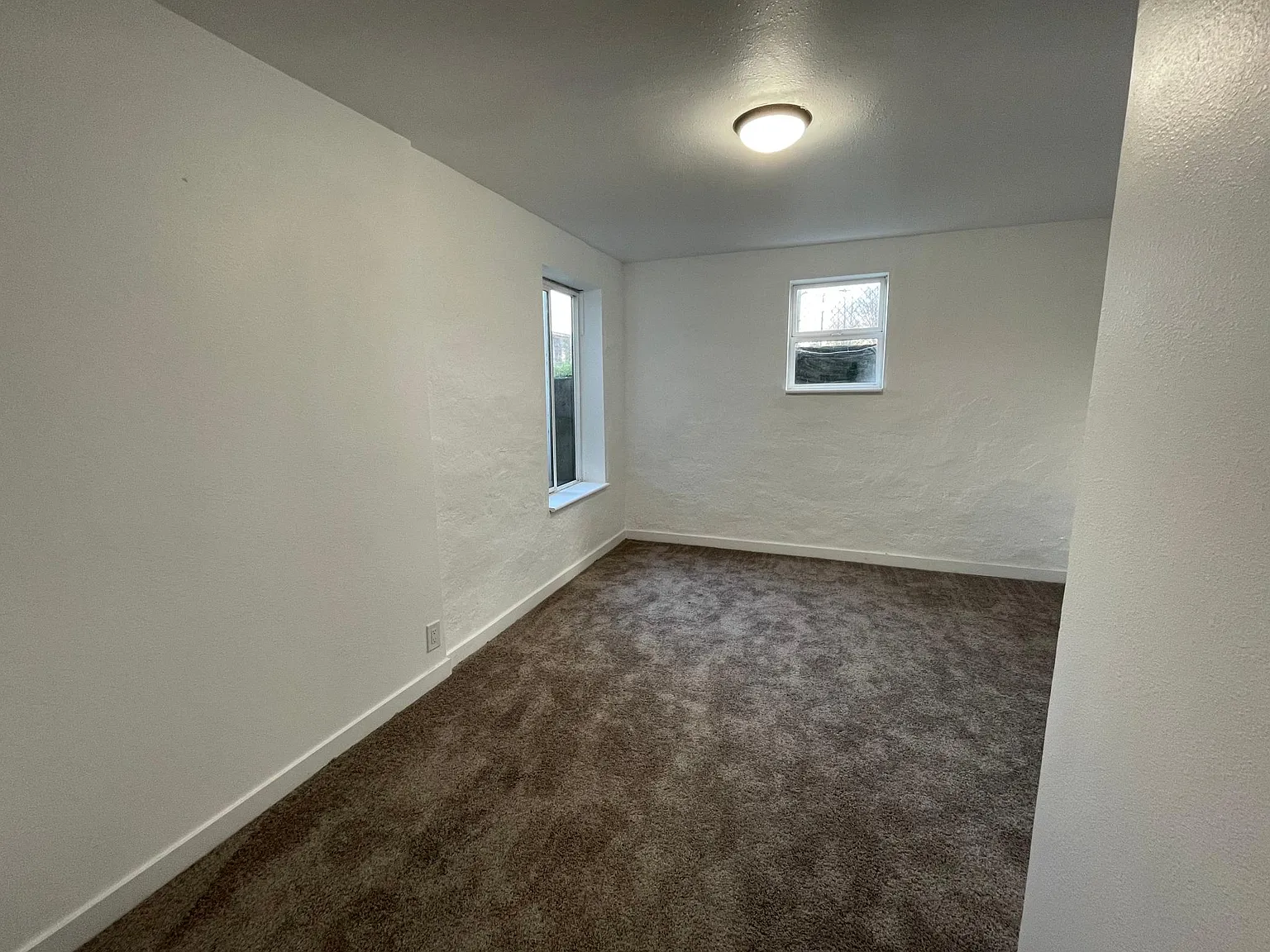 3935 NE Garfield Ave — Photo 2