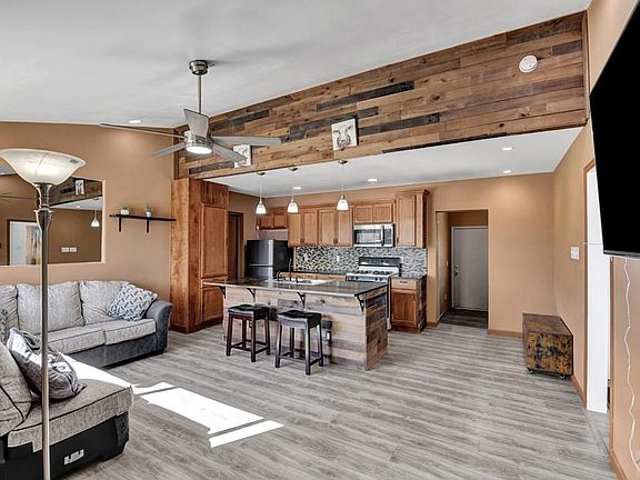 5th image of 613 W 28th St