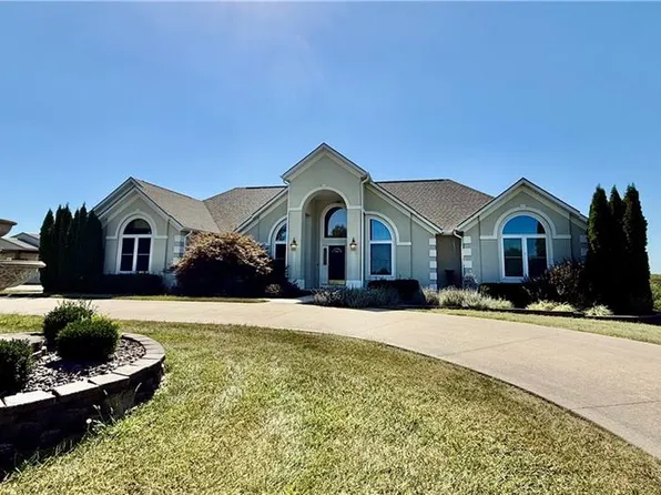10030 Airfield Ln, Richmond, MO 64085