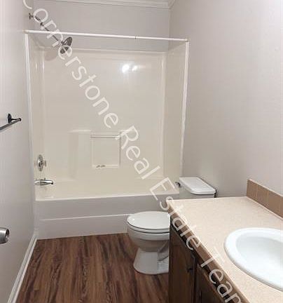 3rd image of 1335 Market St #1