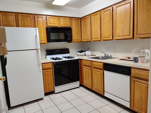 5th image of 13614 Northern Blvd APT 6C