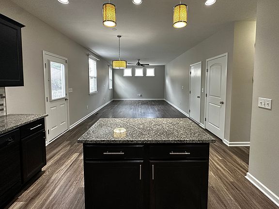 4th image of 2195 Holiday Valley Dr